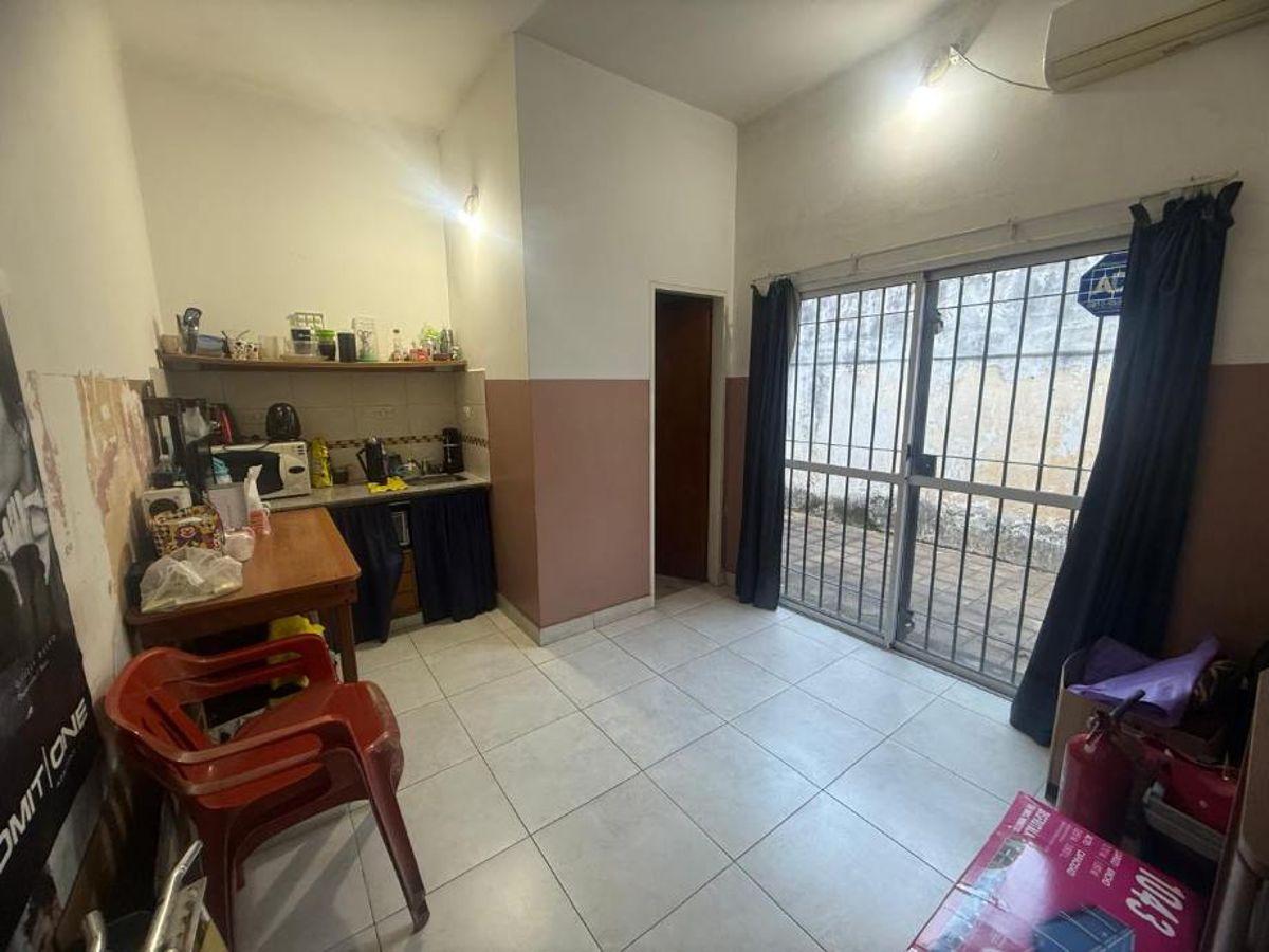Foto de LOCAL EN VENTA EN QUILMES CENTRO., imagen 2