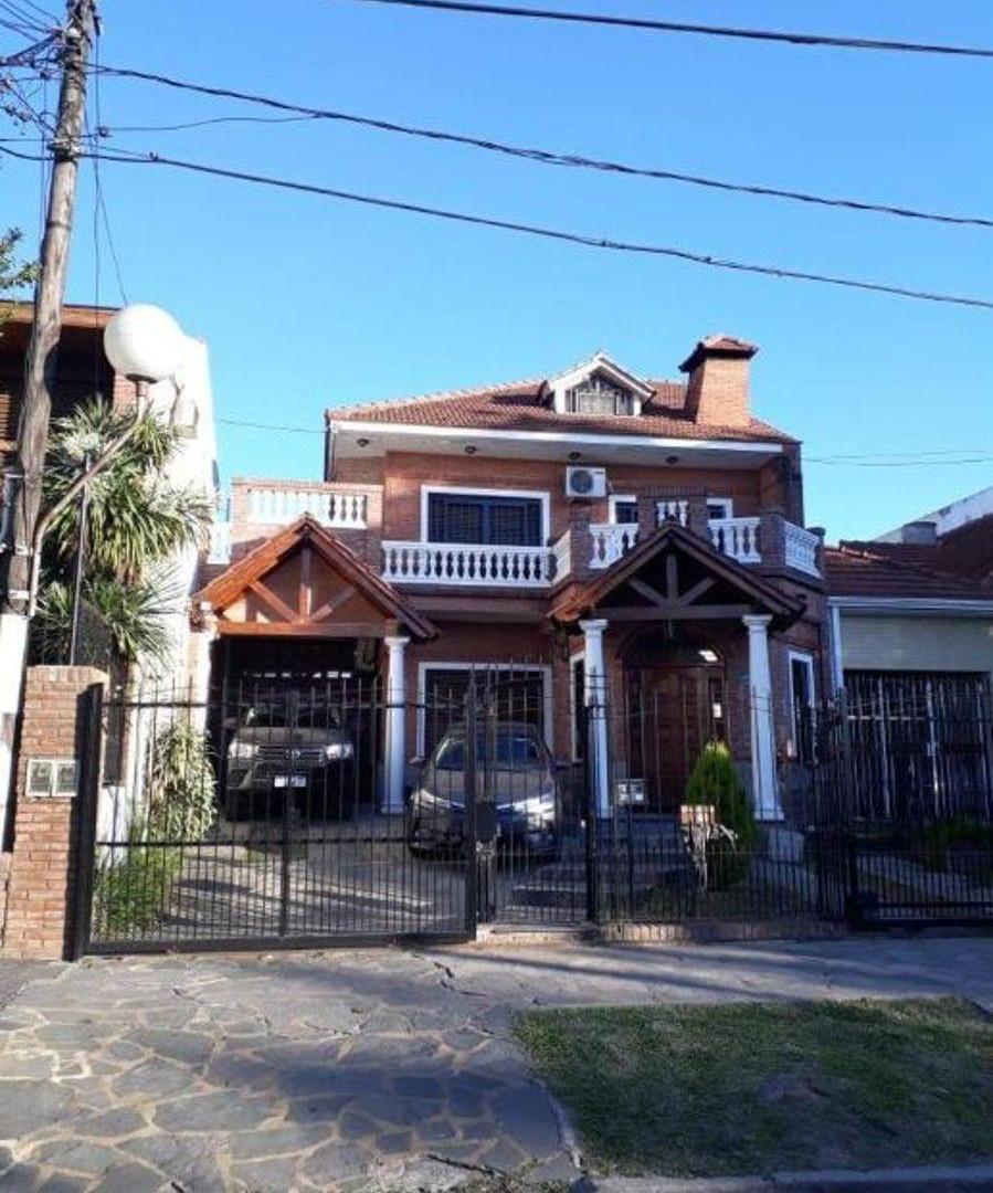 Foto de CASA DE 6 AMBIENTES APTA CRÉDITO EN VENTA EN QUILMES OESTE, imagen 1