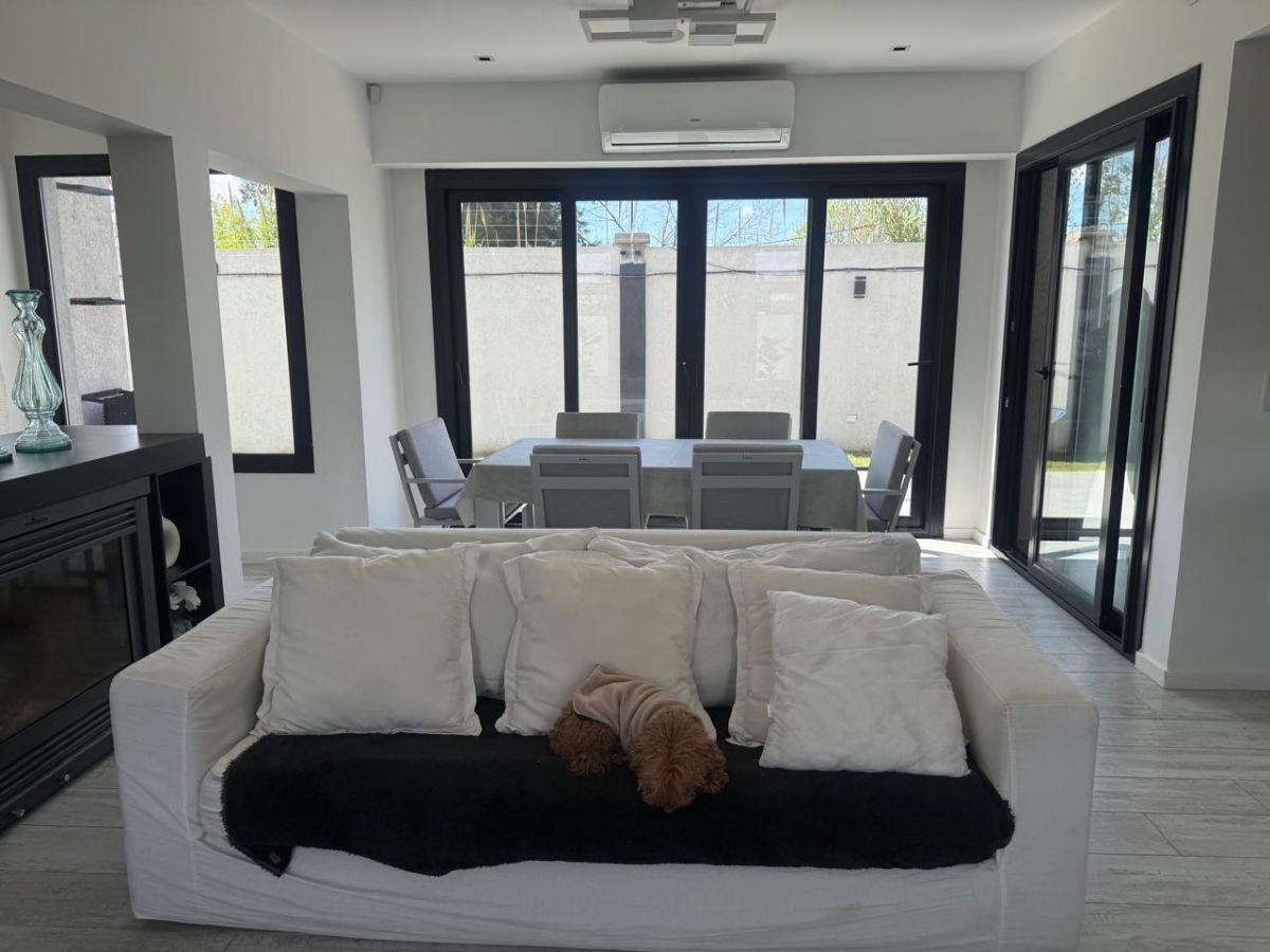 Foto de CASA DE 5 AMBIENTES EN VENTA EN BARRIO PRIVADO LOS TRONCOS BERAZATEGUI, imagen 4