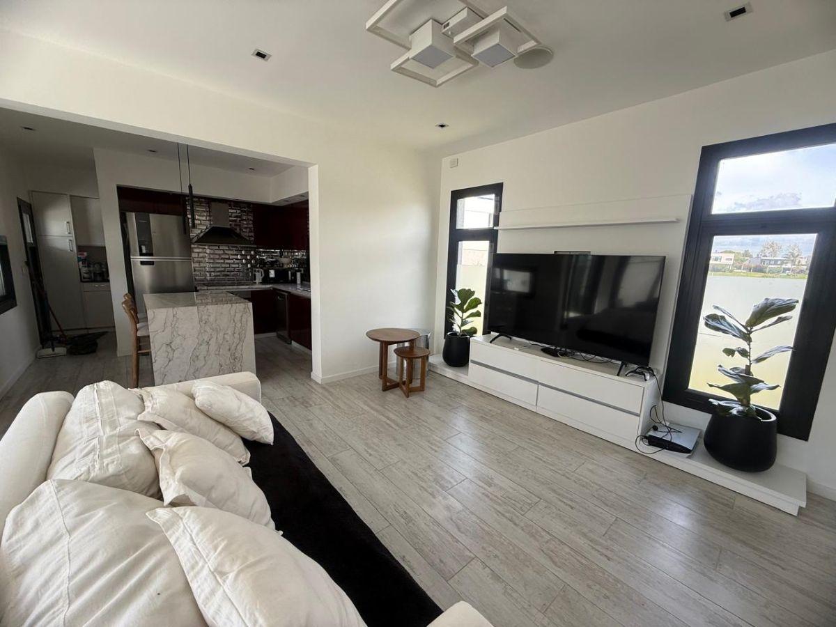 Foto de CASA DE 5 AMBIENTES EN VENTA EN BARRIO PRIVADO LOS TRONCOS BERAZATEGUI, imagen 5