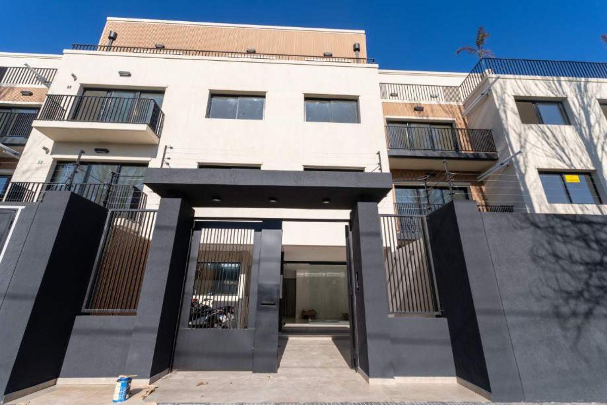 Foto de DEPARTAMENTO 3 AMBIENTES EN VENTA EN BERNAL., imagen 2