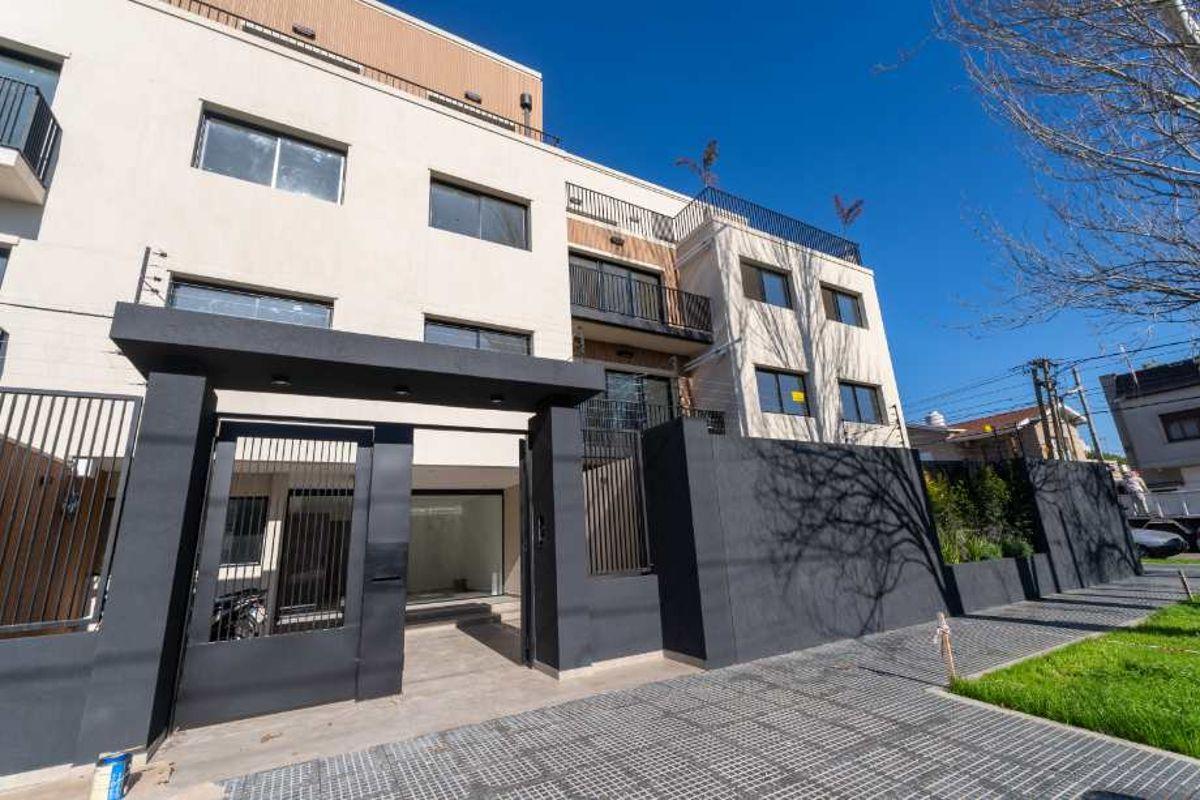 Foto de DEPARTAMENTO 3 AMBIENTES EN VENTA EN BERNAL., imagen 1