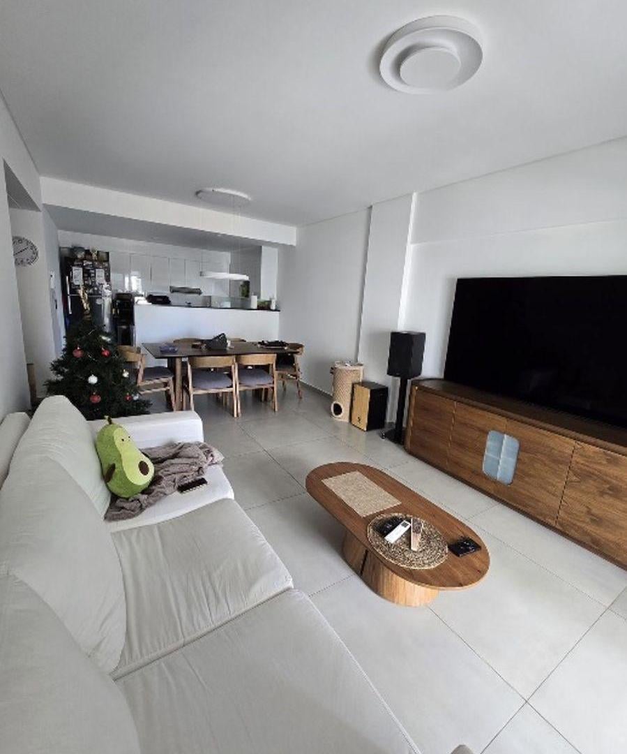 Foto de DEPARTAMENTO 3 AMBIENTES EN VENTA EN BERNAL CENTRO CON 2 COCHERAS., imagen 1