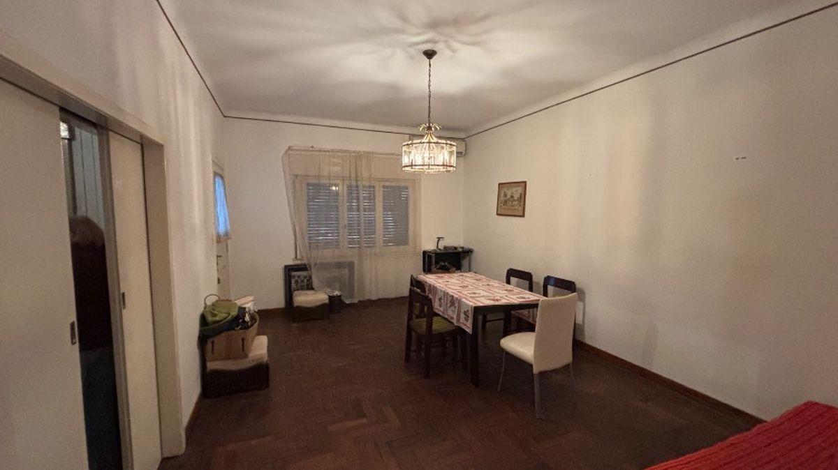Foto de CASA 4 AMBIENTES EN VENTA EN BARRIO PARQUE BERNAL CON COCHERA., imagen 4