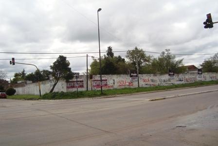 EXCELENTE LOTE SOBRE AV 44 ESQ 170 PRINCIPAL ACCESO A LA CIUDAD