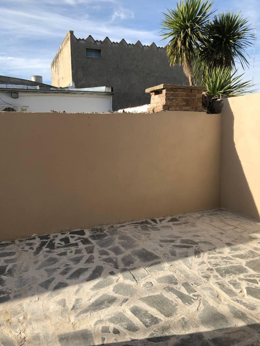 Excelente Duplex en Venta, Amplios Ambientes, Barrio Tolosa. 1