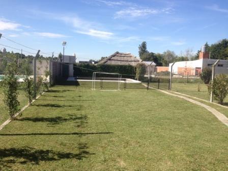 APTA CRÉDITO BANCARIO CASA CON PISCINA, DOS DORMITORIOS, 22 Y 655 GRAN PARQUE-SOLARIUM