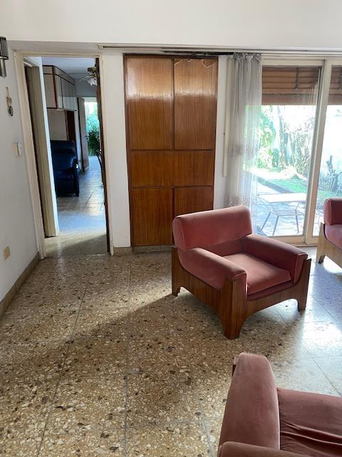Foto de CASA EN VENTA DE 3 DORMITORIOS / CONSULTORIO INDEPENDIENTE, imagen 3