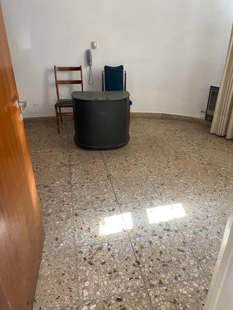 Foto de CASA EN VENTA DE 3 DORMITORIOS / CONSULTORIO INDEPENDIENTE, imagen 2