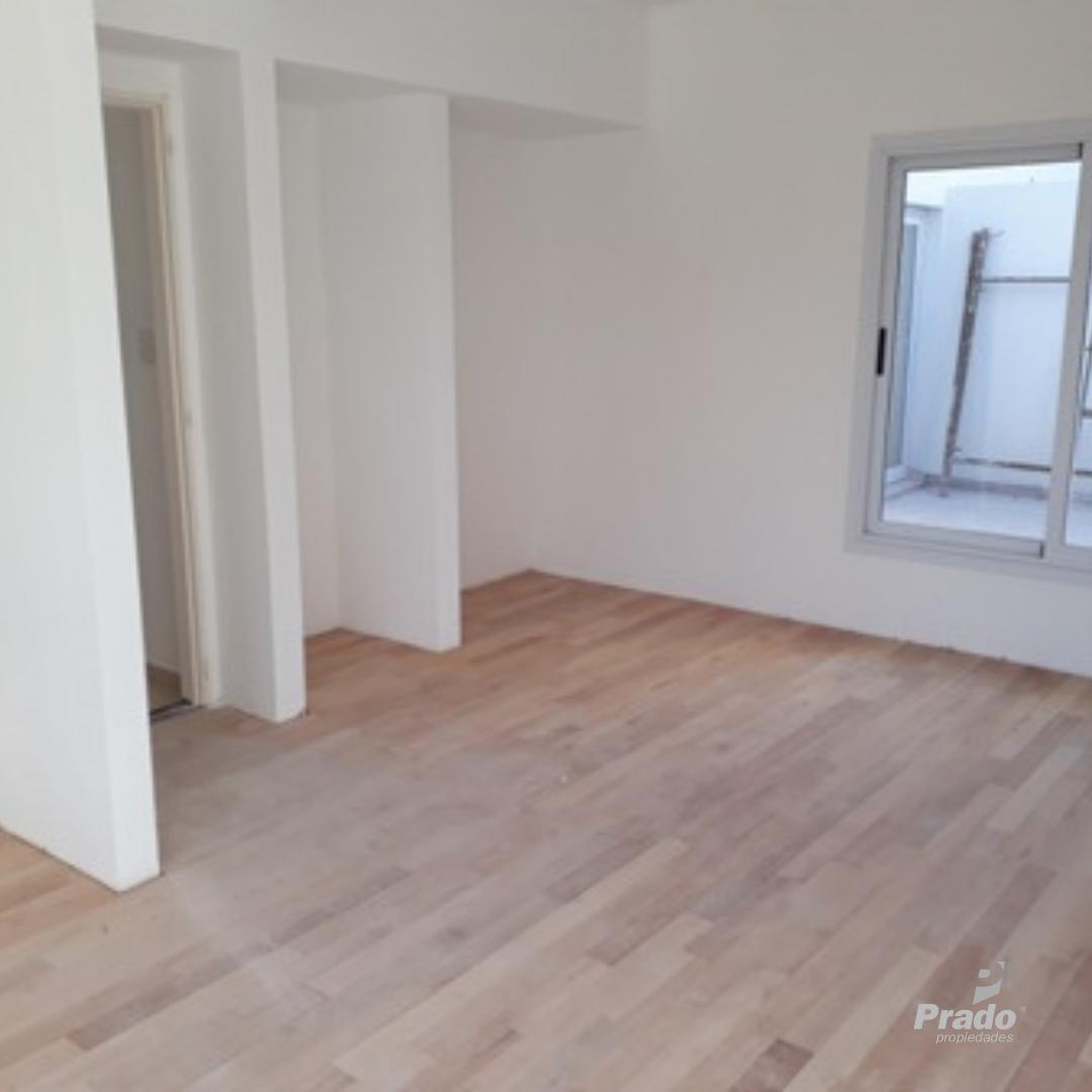 Estupendo Departamento en Venta con Cochera 2