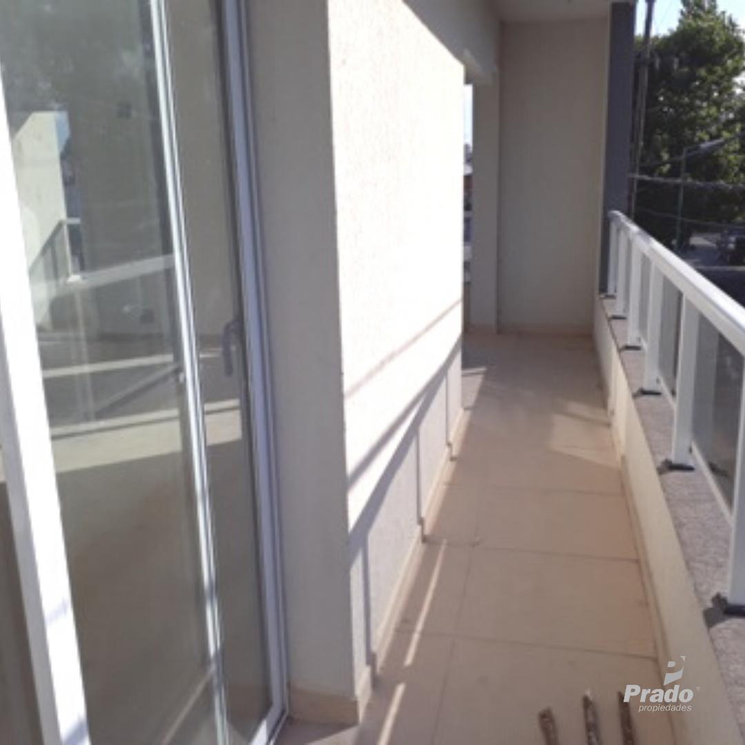 Estupendo Departamento en Venta con Cochera 3