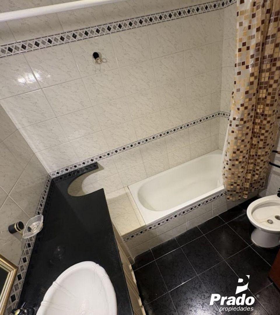ALQUILER CASA 3 DORMIS- CASCO