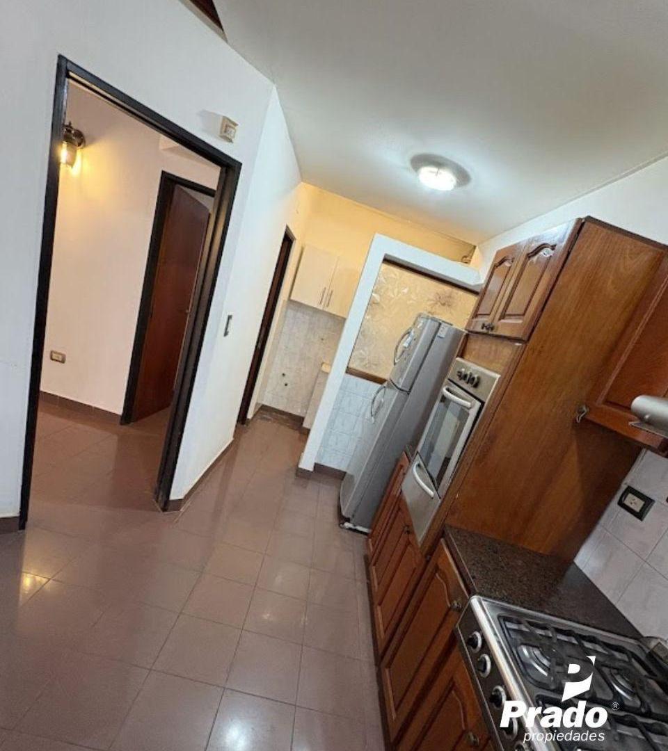 ALQUILER CASA 3 DORMIS- CASCO