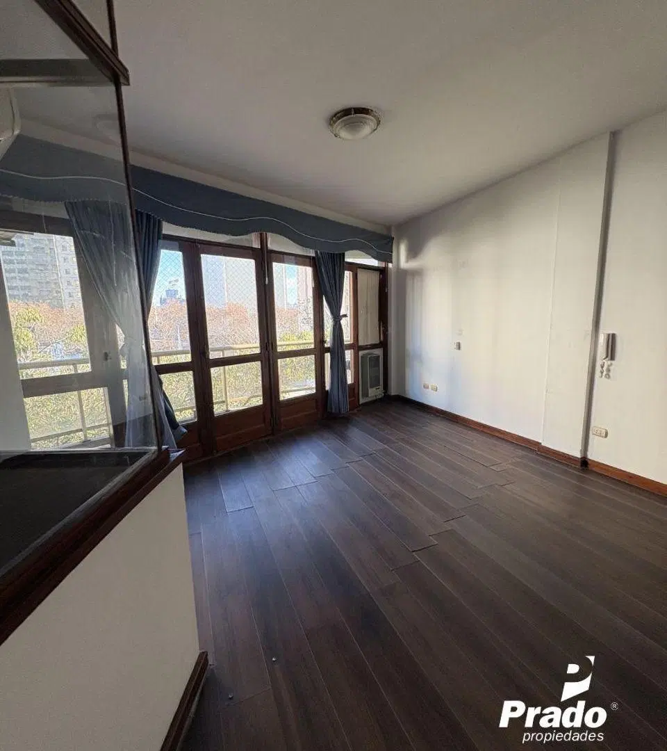 EXCLENTE DEPTO DE 2 DORM. ZONA CENTRO LA PLATA CON COCHERA 4