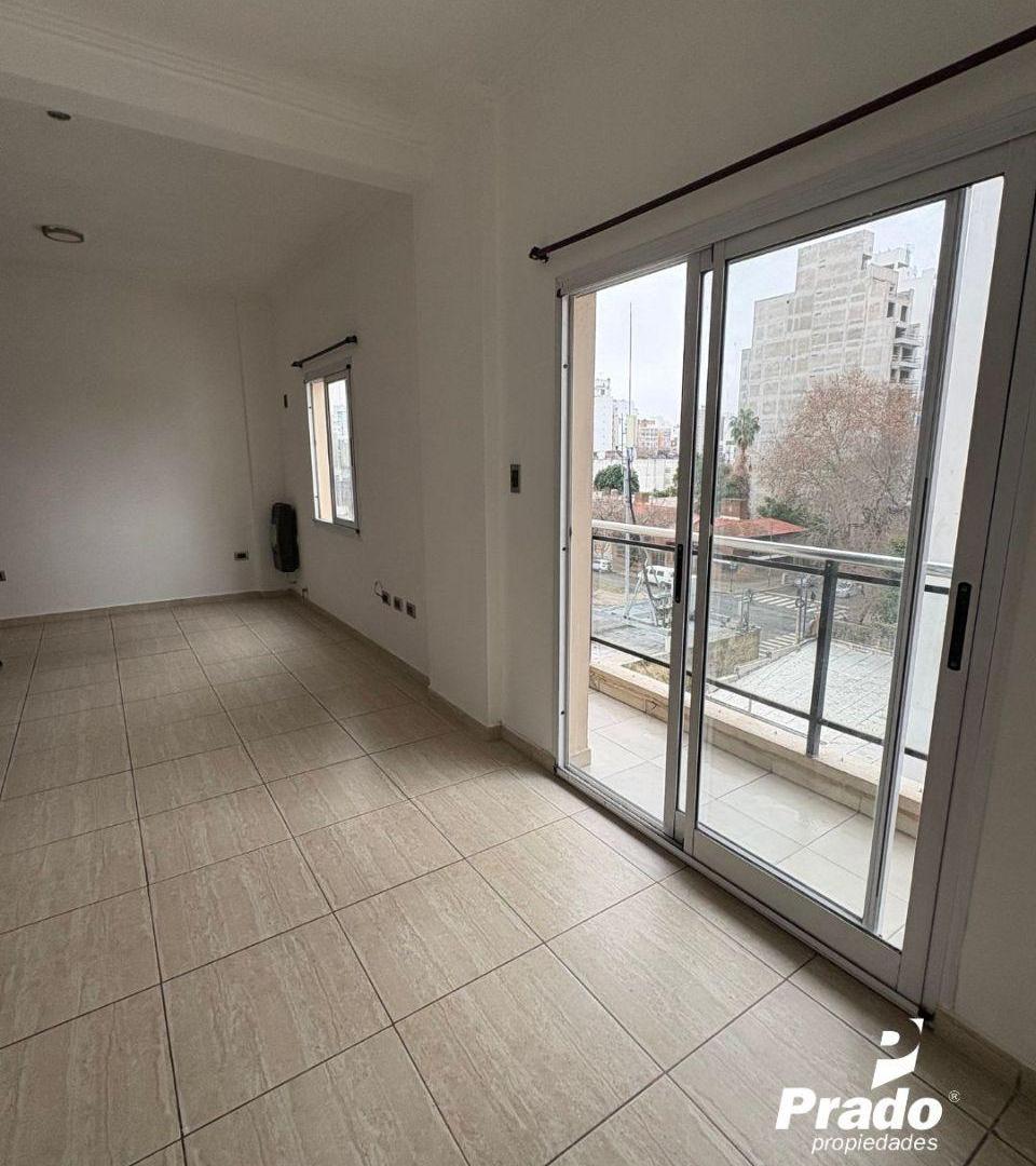 Foto de DEPARTAMENTO DE CATEGORIA ZONA CENTRO - 1 DORM CON BALCÓN, imagen 5