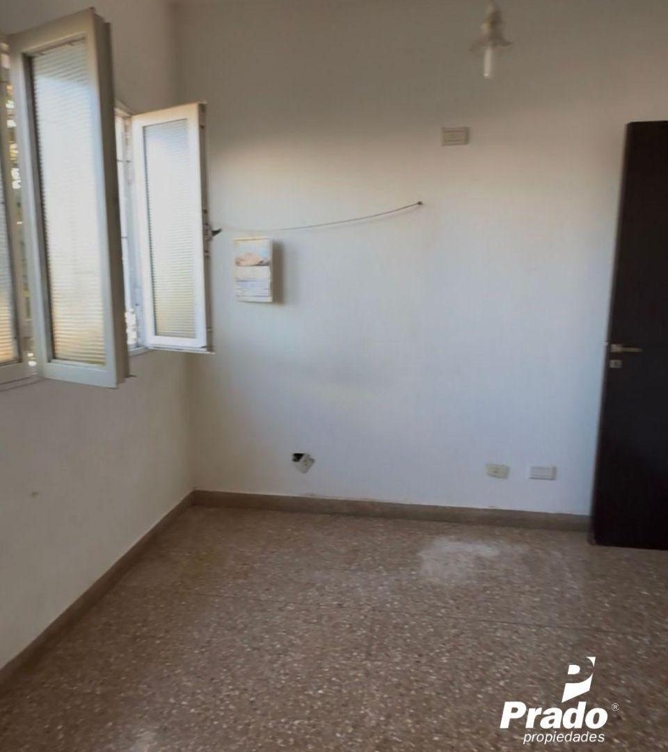 Foto de VENTA EN CONJUNTO DE 3 UNIDADES FUNCIONALES: PH Y DOS LOCALES, imagen 3