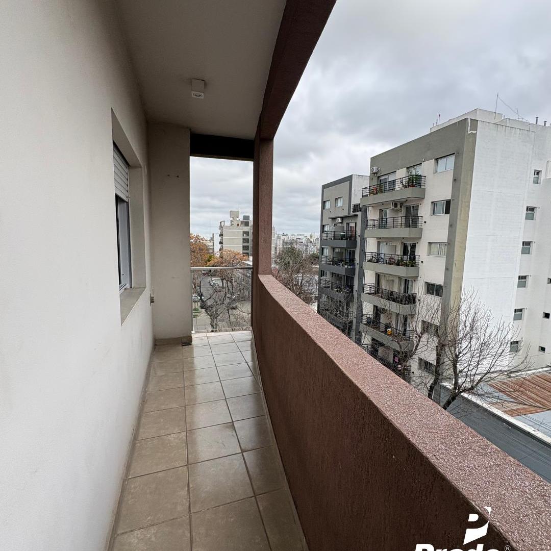 Foto de DEPTO DE CATEGORIA DE DOS DORM - ZONA CENTRO A METROS DE PLAZA MORENO, imagen 5