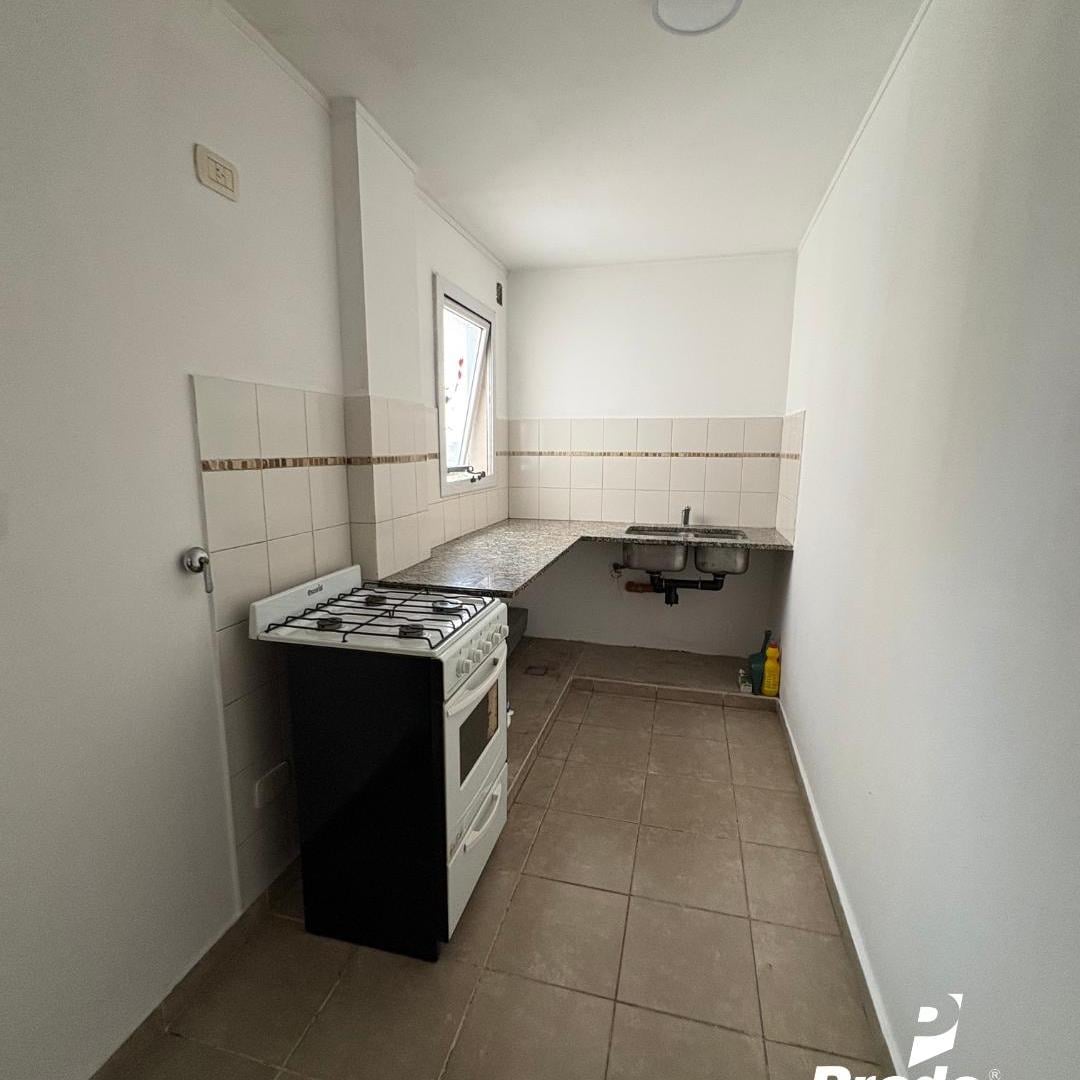 Foto de DEPTO DE CATEGORIA DE DOS DORM - ZONA CENTRO A METROS DE PLAZA MORENO, imagen 2