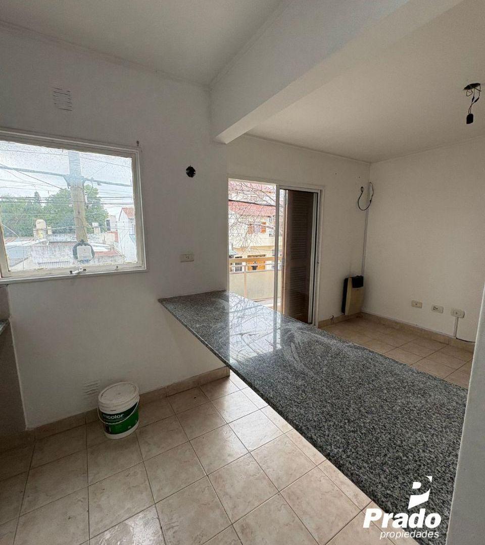 Foto de EXCELENTE DEPTO 2 DORM - COCHERA DESCUBIERTA, imagen 4