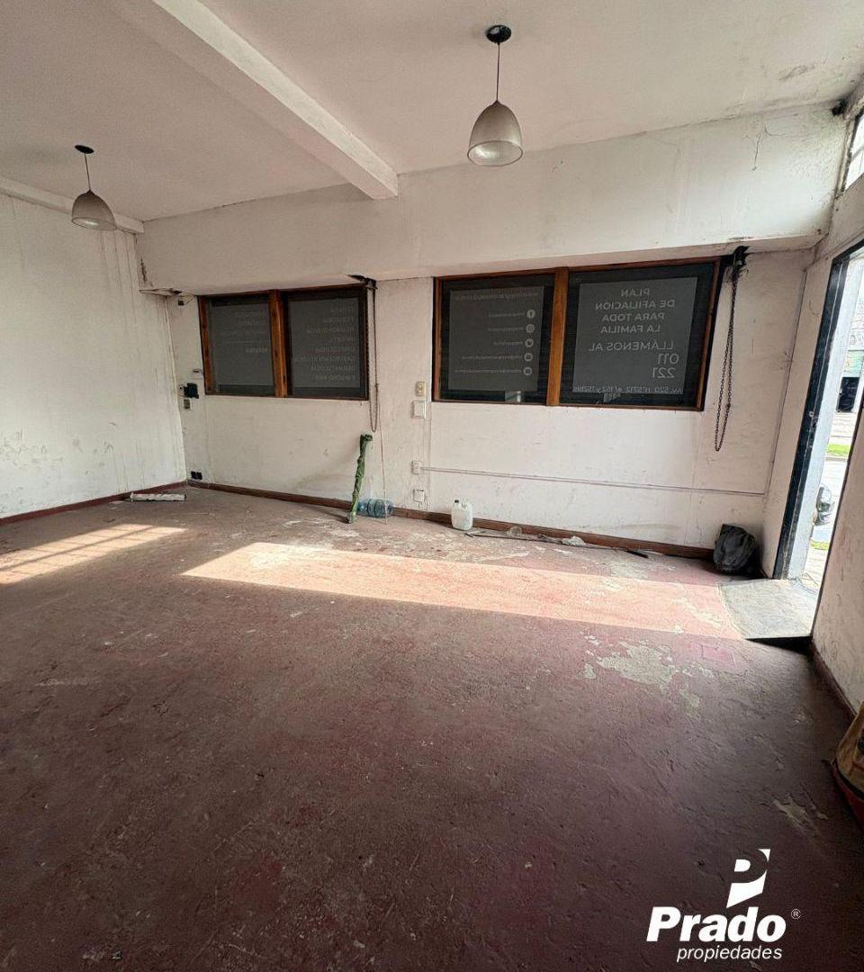 Foto de ALQUILER DE LOCAL COMERCIAL Y CASA 3 DORM, imagen 2