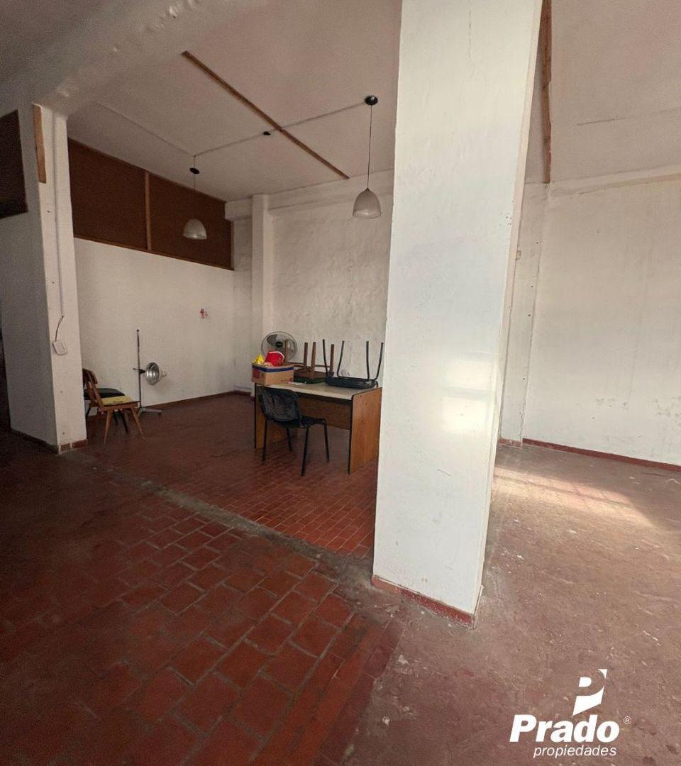 Foto de ALQUILER DE LOCAL COMERCIAL Y CASA 3 DORM, imagen 5