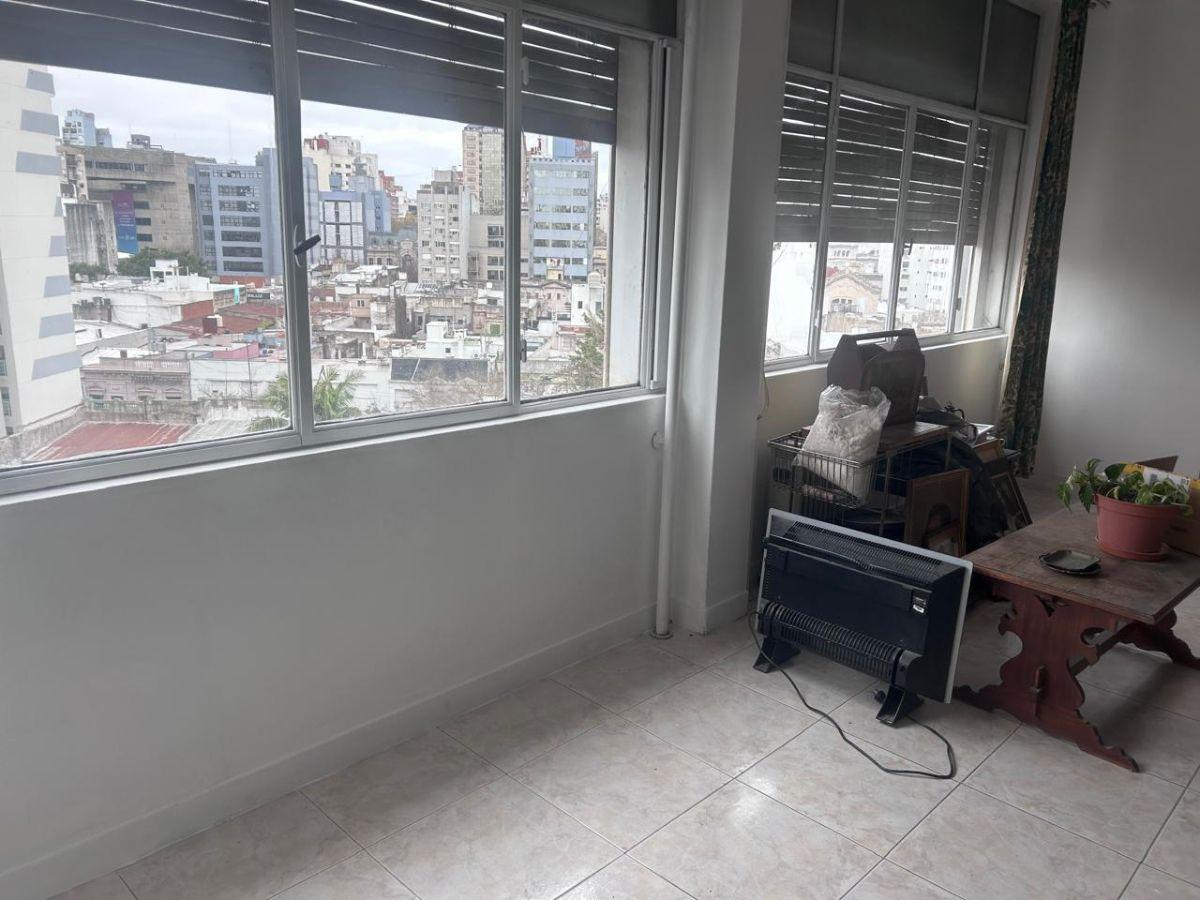 Foto de IMPERDIBLE DEPARTAMENTO DE 3 DORMITORIOS, A METROS DE PLAZA MORENO Y, imagen 3