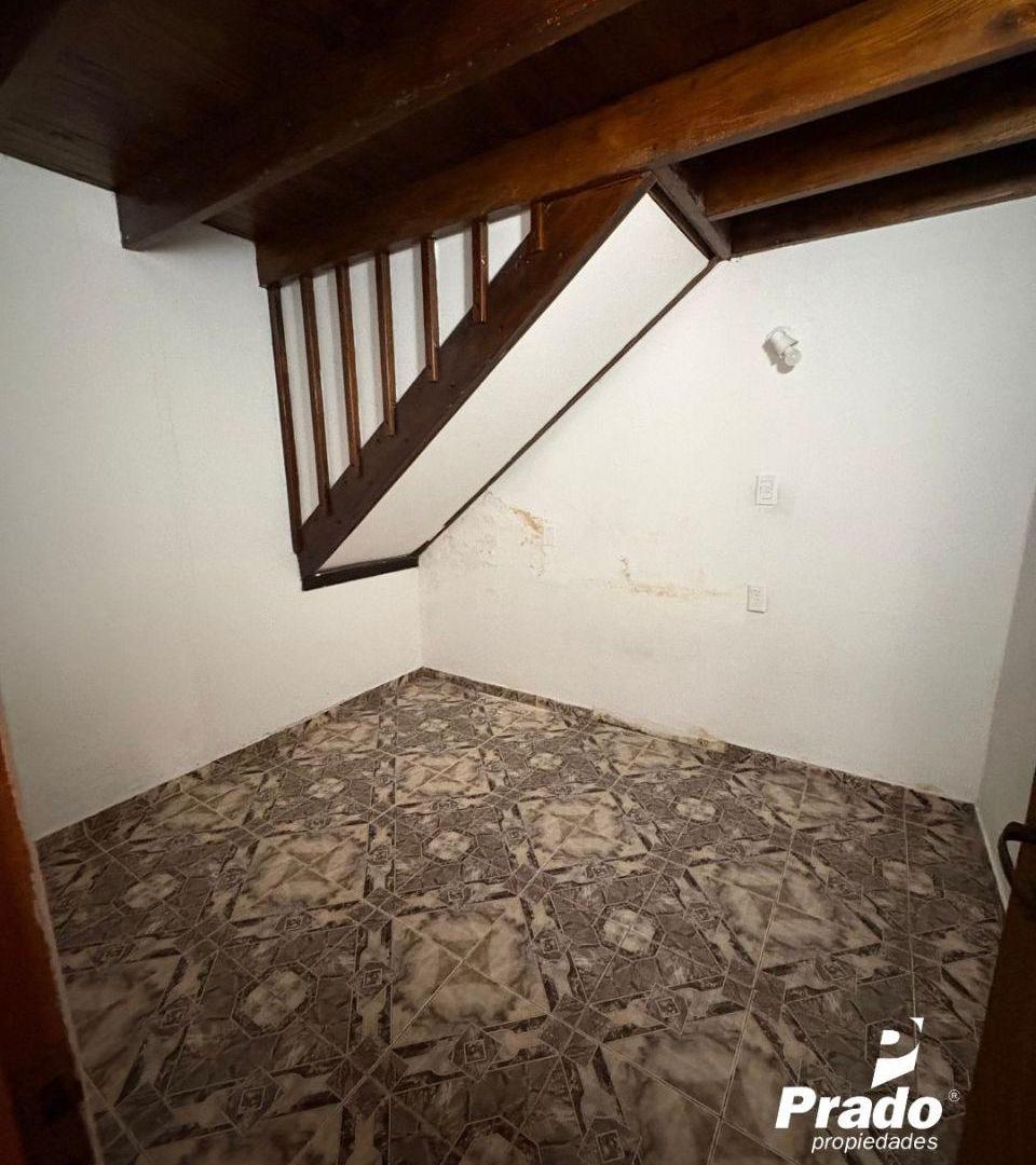 Foto de CASA DE 10 HABITACIONES CON PATIO - ZONA PLAZA PASO, imagen 2