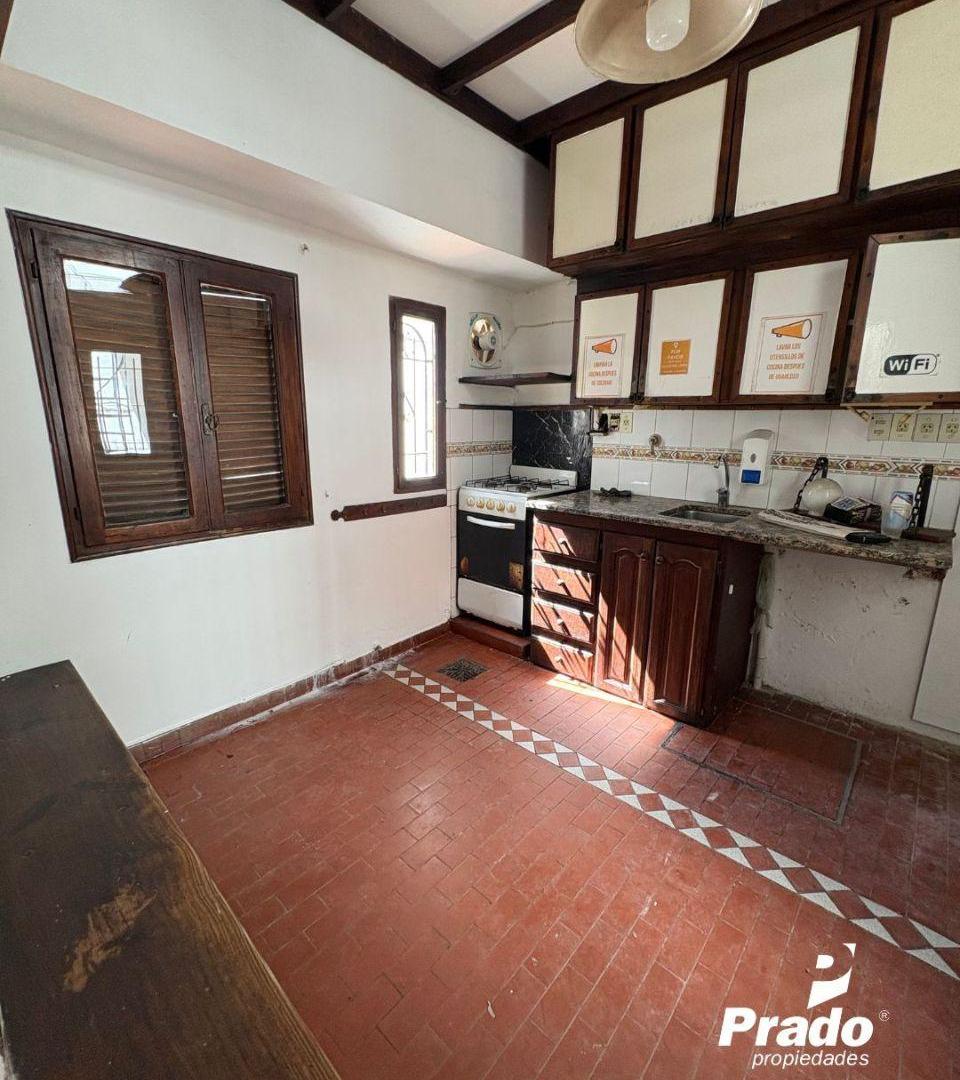 Foto de CASA DE 10 HABITACIONES CON PATIO - ZONA PLAZA PASO, imagen 4