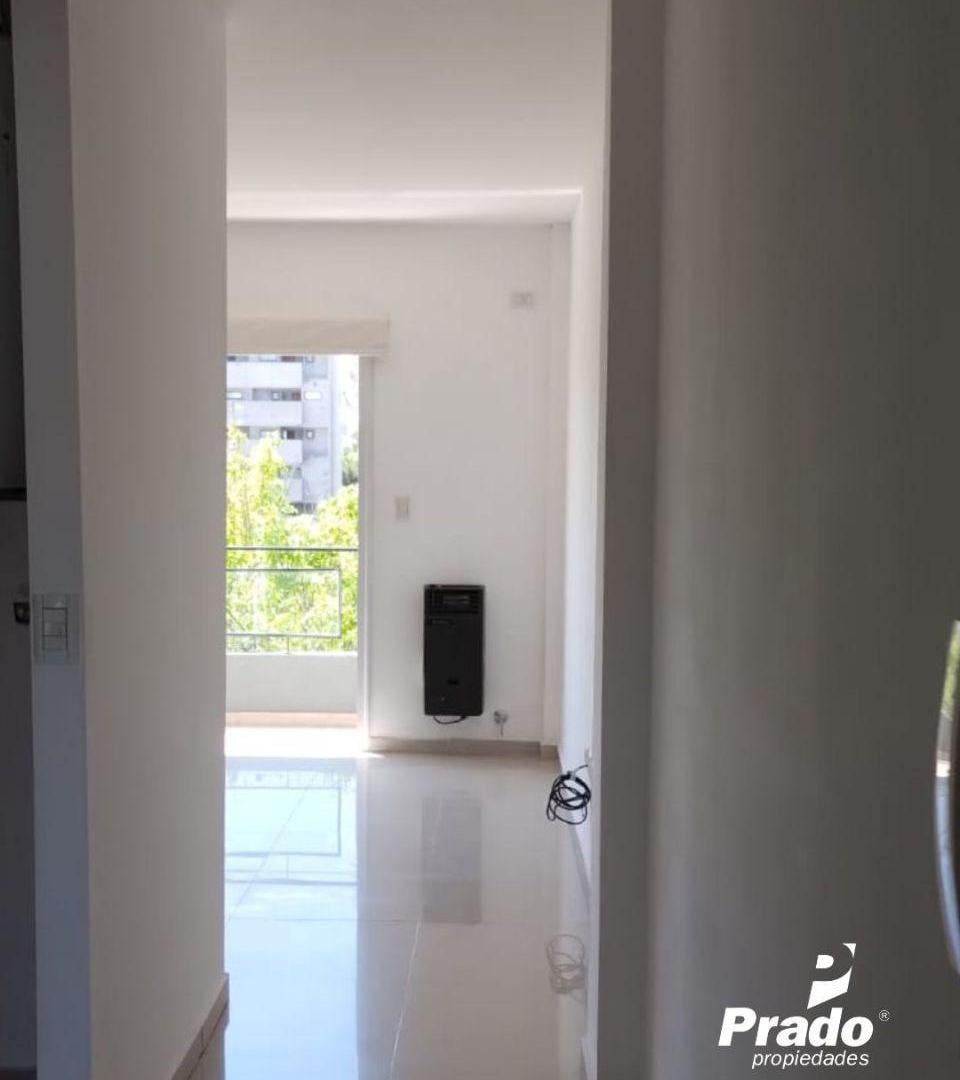 Foto de DEPTO 1 DORM - ZONA PARQUE SAAVEDRA - CON BALCON, imagen 2