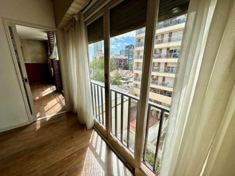 Foto de VENTA 3AMB c/dependencia Hipolito Yrigoyen 1300 4°, imagen 2