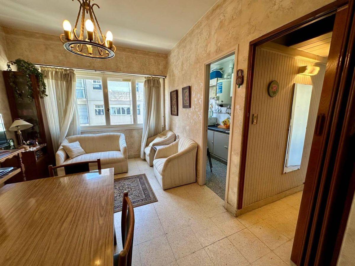 Foto de VENTA 2 AMBIENTES Brown 1900 7°, imagen 1
