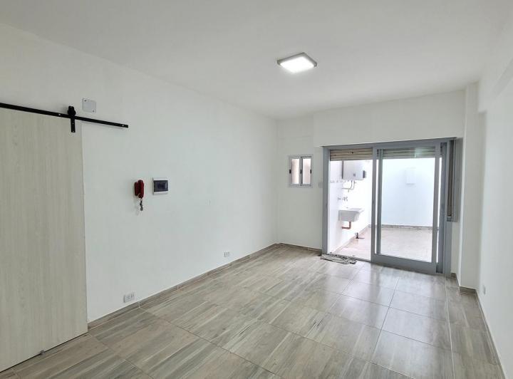 Departamento en alquiler en Versalles - No paga expensas! 3