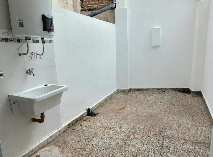 Departamento en alquiler en Versalles - No paga expensas! 5