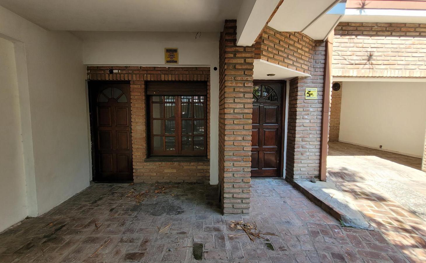 Foto de 2 PH juntos ideal multifamiliar o vivienda mas inversion | Sin expensas en San Andrés, imagen 1