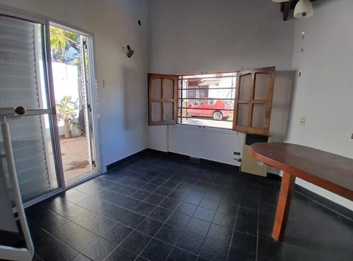 Dúplex 1 dorm con patio y cochera – Ideal 1 persona – Zona Universidades 3