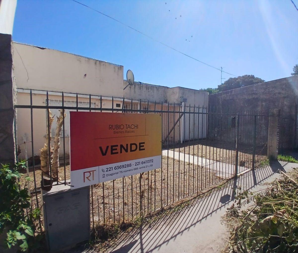 Casa en venta sobre lote propio – Barrio consolidado, a 1 cuadra de Ruta 11