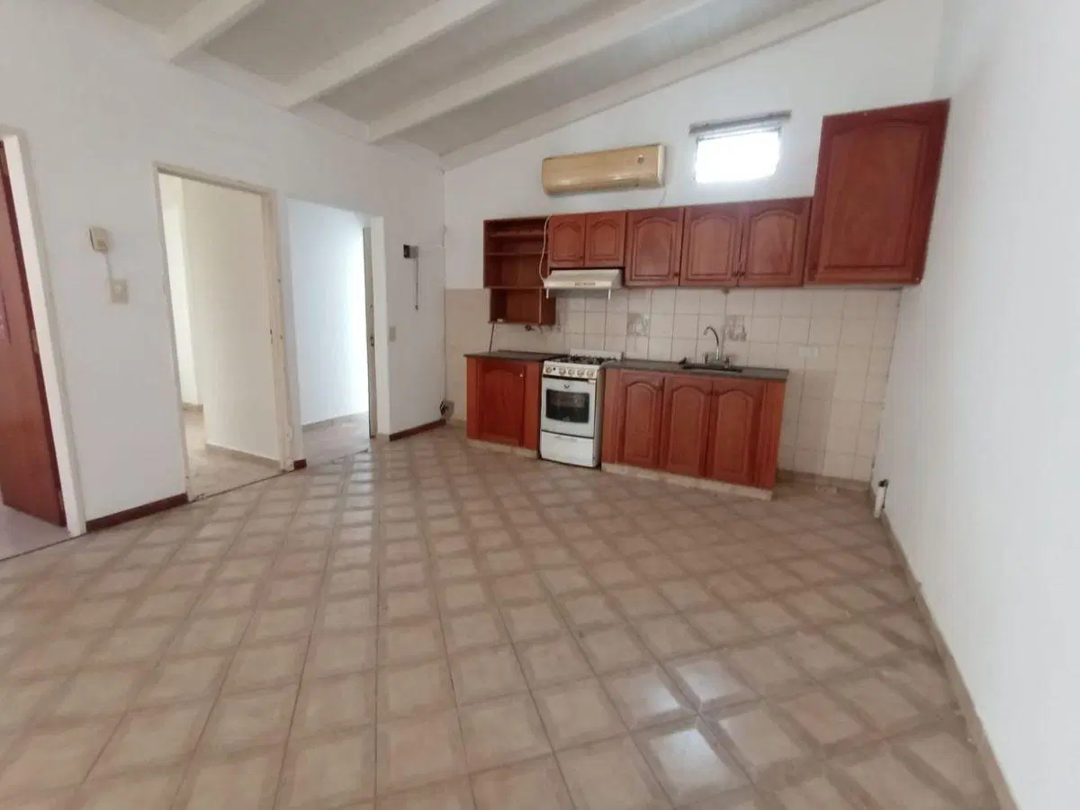 PH Interno de 2 Dormitorios en Alquiler – Luminoso, con Patio y Sin Expensas 2