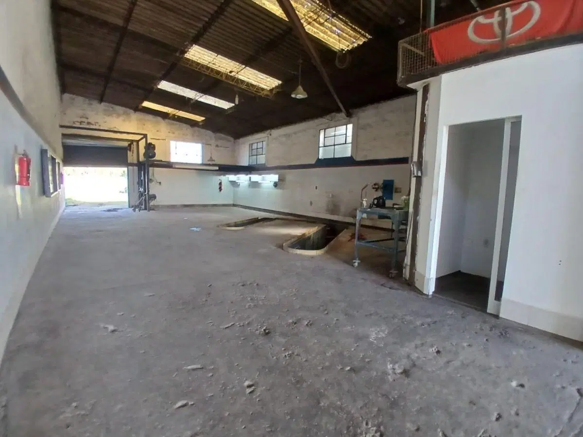 Galpón en alquiler sobre Avenida 7 | Posibilidad de sumar local comercial | Ideal para taller o depó 3