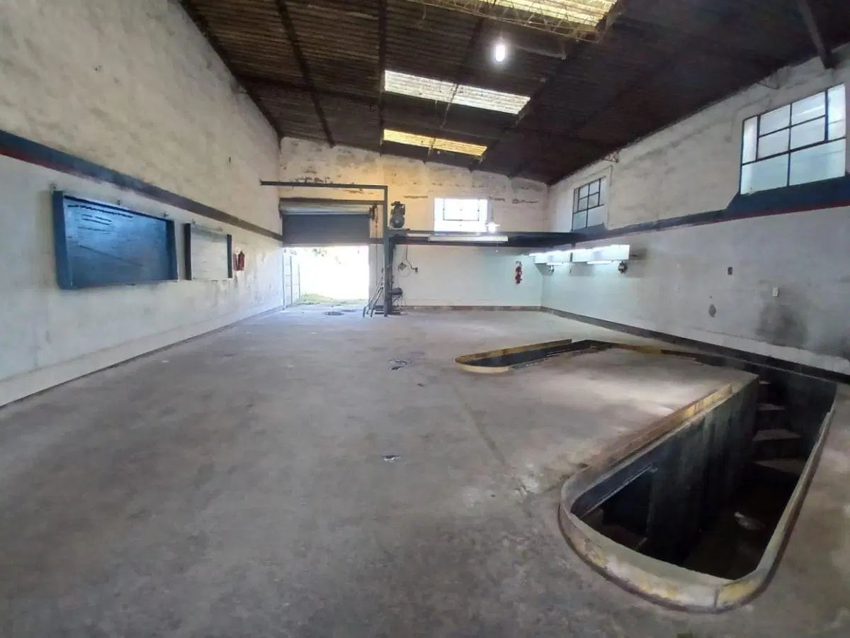 Galpón + local comercial en alquiler sobre Av. 7 | Ideal para taller, logística, depósito o empresa 2