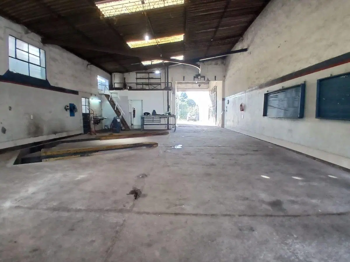 Galpón + local comercial en alquiler sobre Av. 7 | Ideal para taller, logística, depósito o empresa 3