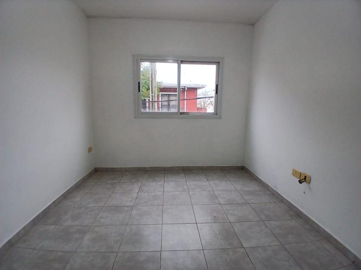 Foto de Departamento de 2 dormitorios en alquiler | Cochera y balcón terraza |, imagen 3