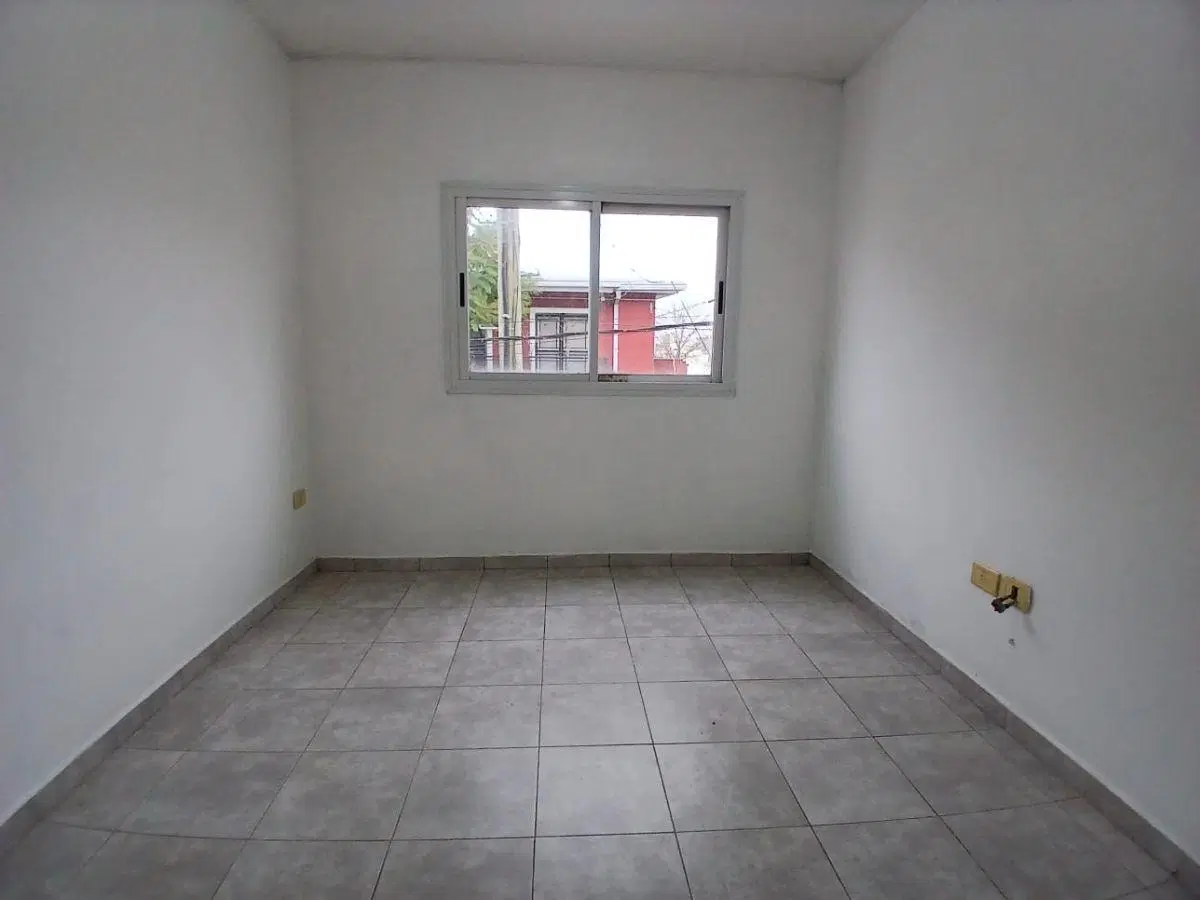 Departamento de 2 dormitorios en alquiler | Cochera y balcón terraza | Excelente ubicación Berisso 3