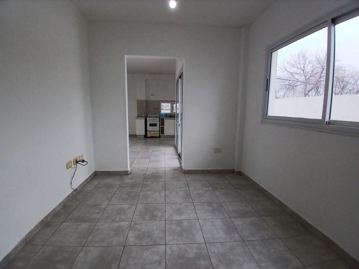 Foto de Departamento de 2 dormitorios en alquiler | Cochera y balcón terraza |, imagen 2