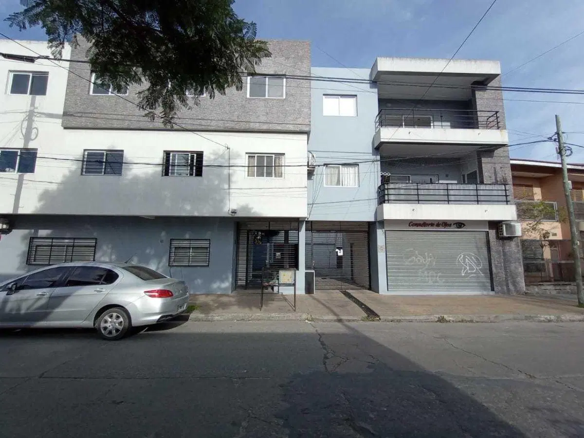 Departamento de 2 dormitorios en alquiler | Cochera y balcón terraza | Excelente ubicación Berisso 4