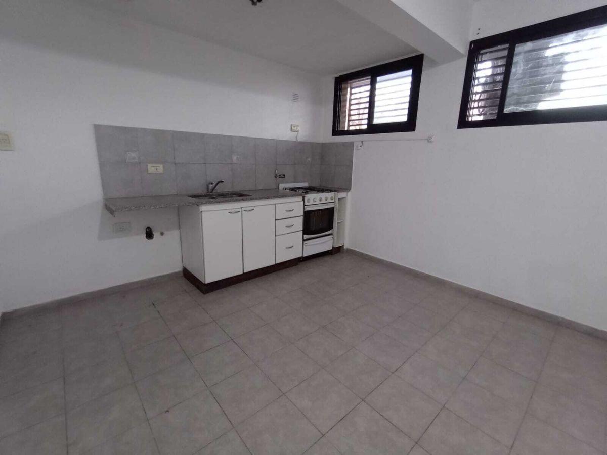 Foto de Monoambiente en planta baja con patio – Excelente ubicación para, imagen 1