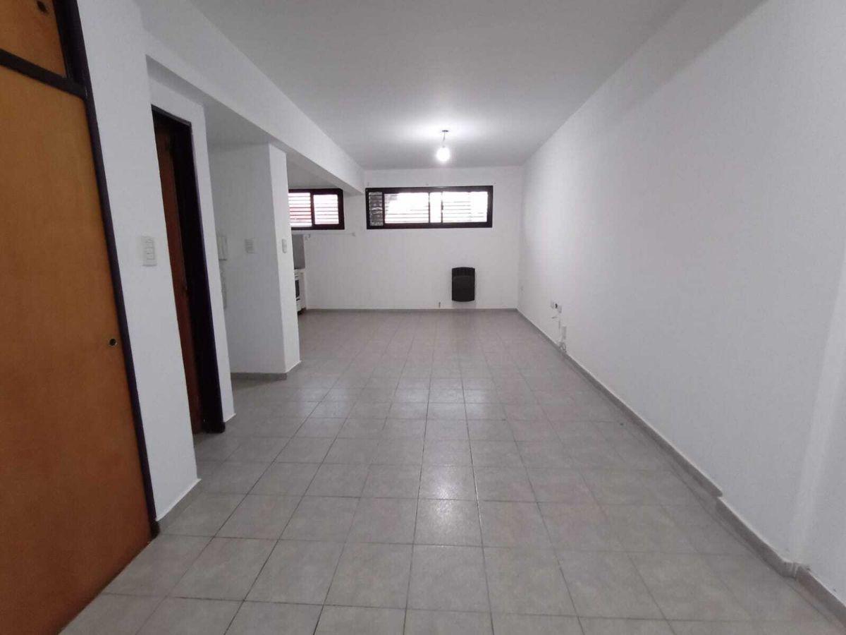 Foto de Monoambiente en planta baja con patio – Excelente ubicación para, imagen 5