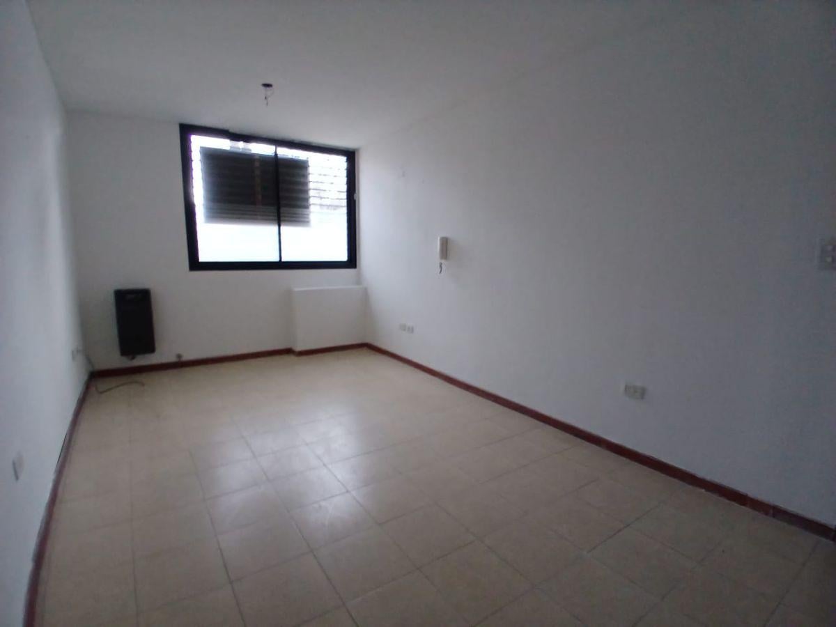 Foto de Oficina / Local en Alquiler – Planta Baja al Frente - 20 entre 36 y 37, imagen 1