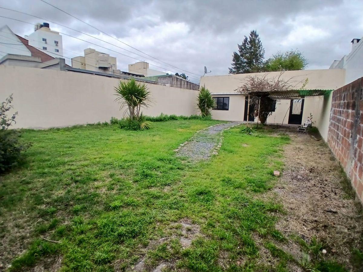 Foto de CASA EN ALQUILER – 2 DORMITORIOS, PATIO Y COCHERA, en 24 entre 36 y 37, imagen 5