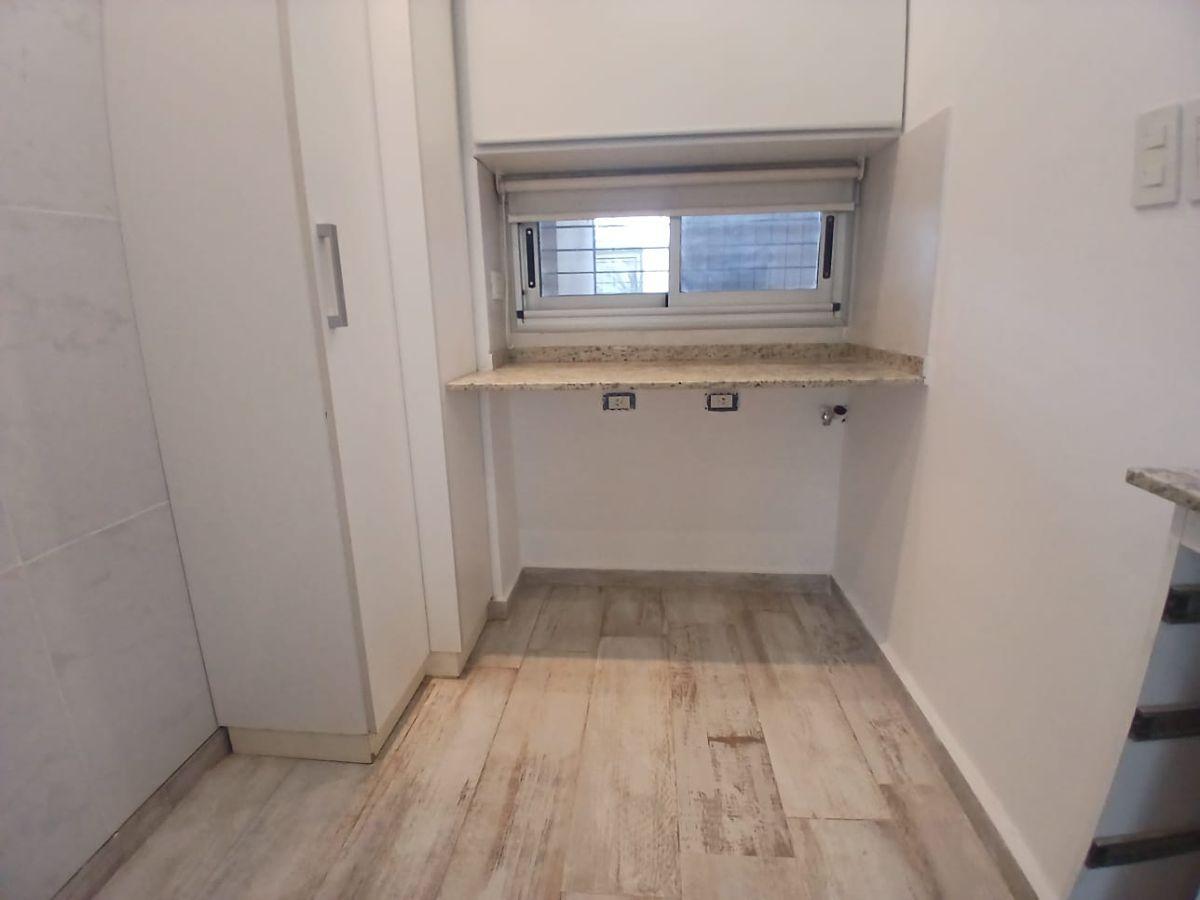 Foto de CASA EN ALQUILER – 2 DORMITORIOS, QUINCHO Y COCHERA, en 41 bis entre, imagen 5
