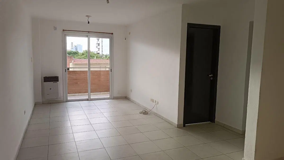 Dpto 1 dorm. con balcón a mts Av. Colón.- 2